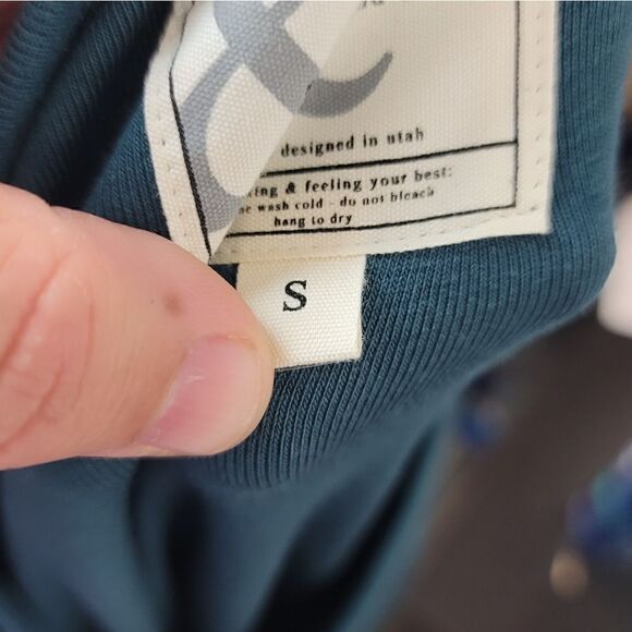 AMPERSAND AVENUE Ruched Short Sleeve Dress - Picture 8 of 10